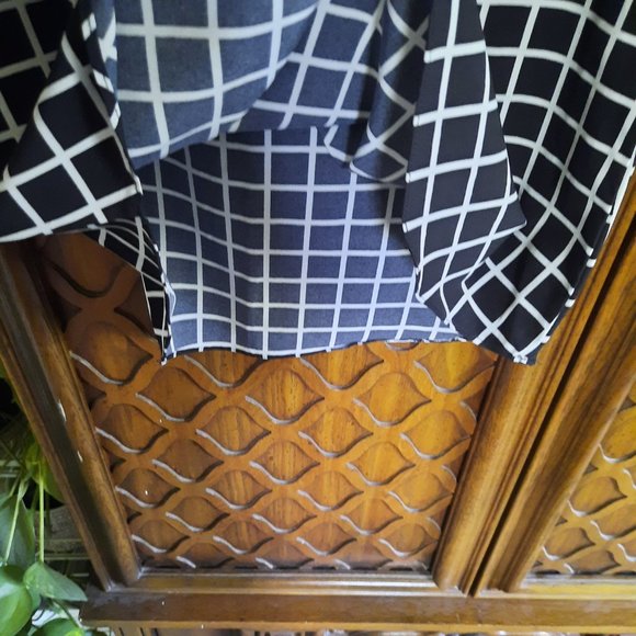 3/$15 Soda Pop Checkered Printed Tank Blouse - White/Black Size XS - Picture 6 of 16